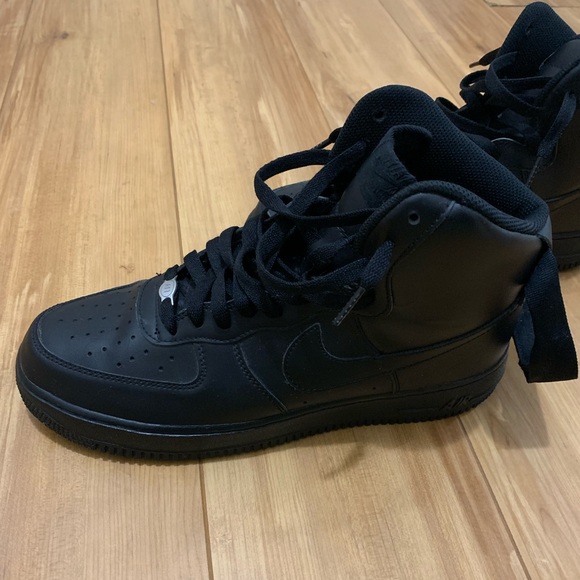 Mens Nike Sneakers - Picture 1 of 10